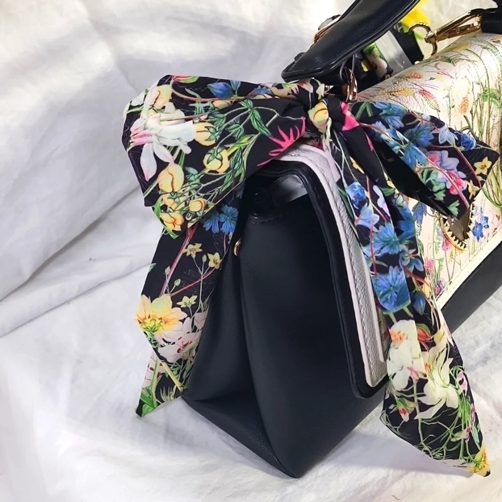 BETSEY JOHNSON TOP HANDEL CROSSBODY